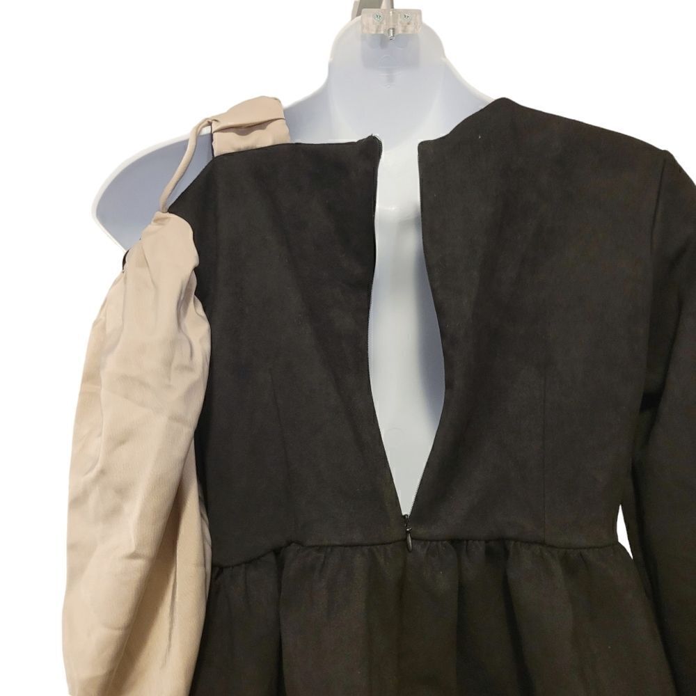 2/$20 Vintage Y2K Top Fashion Black & Gold Top Blouse Size: Small - Picture 7 of 7